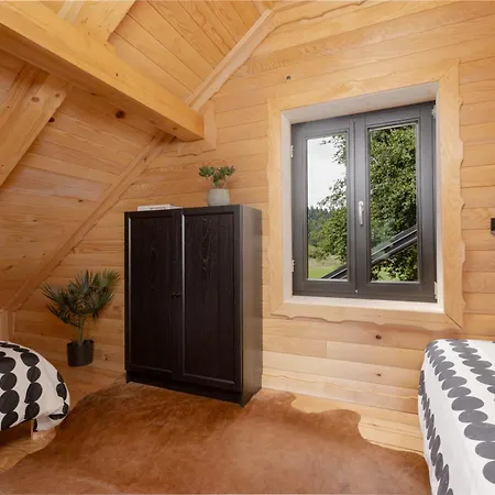 Black Lokve בקתה Homer