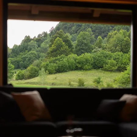 Chalet Black Lokve *