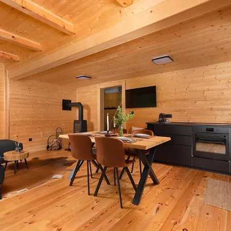 Black Lokve Chalet Homer