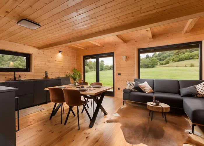 Chalet Black Lokve