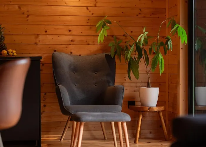 Chalet Black Lokve *