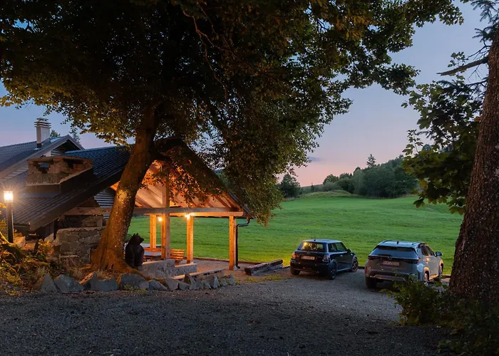 Chalet Black Lokve *